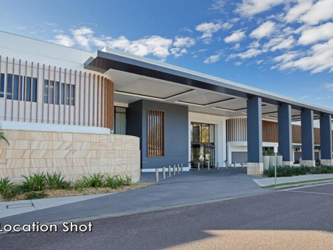 Bay Parklands, Unit 22/2 Gowrie Avenue - Accommodation QLD 3