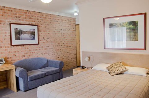 Baybrook Motor Inn - Accommodation QLD 3