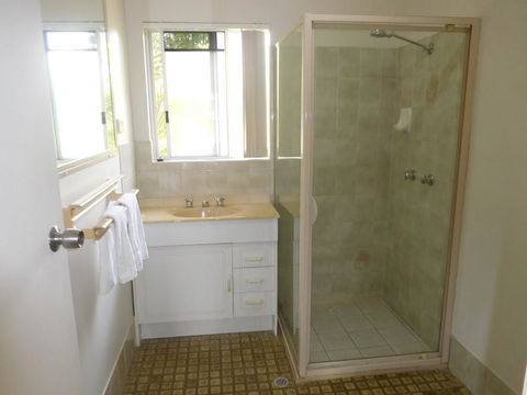 Bayshores Apartment Hervey Bay - Accommodation QLD 3
