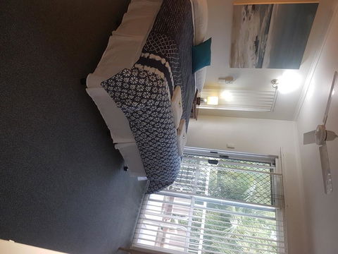 Bayshores Holiday Apartments - Accommodation QLD 3