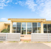 Bayview no 2 - Next to the Beach - Accommodation QLD