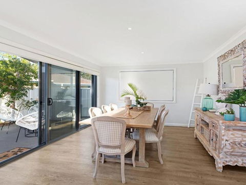 Beach 'Shac' On Parkway - Accommodation QLD 3