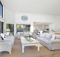 Beach 'Shac' on Parkway - Accommodation QLD