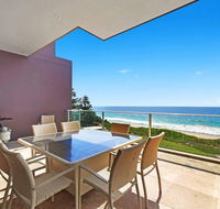 Beach and Ocean Front Penthouse with Wifi and Parking - Accommodation QLD