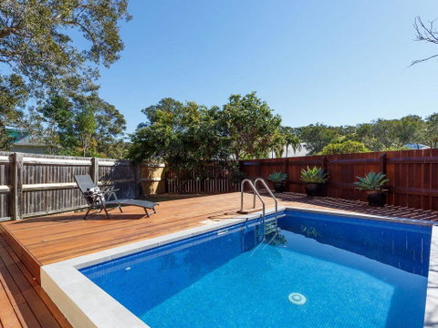 Beach Break - Accommodation QLD 0
