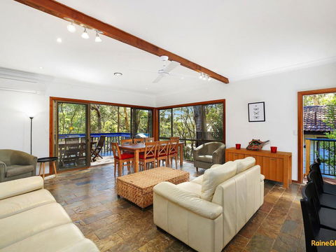 Beach Break With Your Dog! - Pet Friendly - Accommodation QLD 1