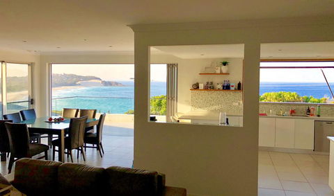 BEACH BREAK, 34 CLIFF ROAD - Accommodation QLD 3