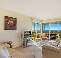Beach Breakers Apartment - Stunning Views - Accommodation QLD