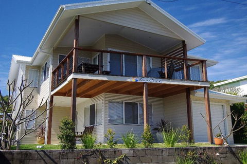 Beach Club 2, 5 Gowing Street - Accommodation QLD 0