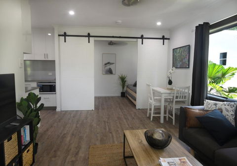 Beach Daze - Accommodation QLD 1