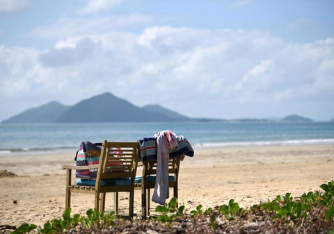 Beach Daze - Accommodation QLD 0