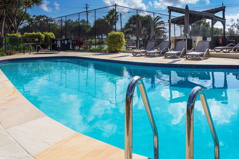 Beach Escape (unit 8 Beach Breakers) - Accommodation QLD 0