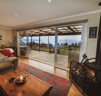 Beach House 'Aisling' - Accommodation QLD