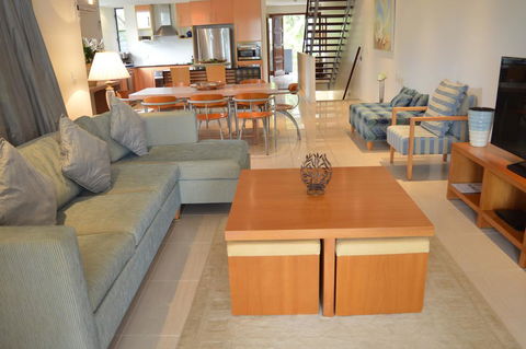Beach House Apartment 1 - Accommodation QLD 2