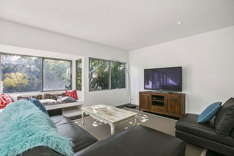 Beach Retreat On Medina - Accommodation QLD 1