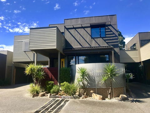 Beach Retreat Townhouse - Accommodation QLD 0