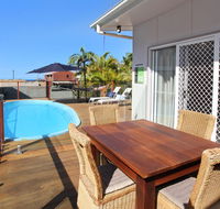 BEACH SHOPS  FABULOUS VACATION HOME - Accommodation QLD