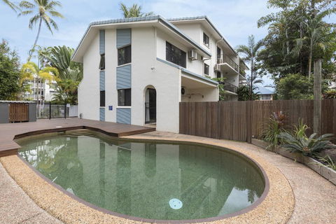 Beachcomber 3 - Accommodation QLD 2