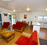 Beachcomber Unit 2 - Accommodation QLD