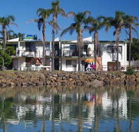 Beachfront 1 25 Willow Street - Accommodation QLD