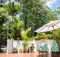 Beachfront Hideaway - Port Douglas - Accommodation QLD