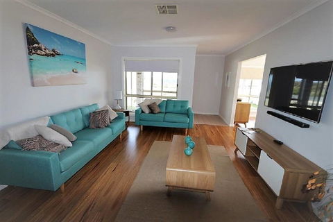 Beachfront Living! - Accommodation QLD 2