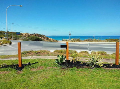 Beachfront Living! - Accommodation QLD 1