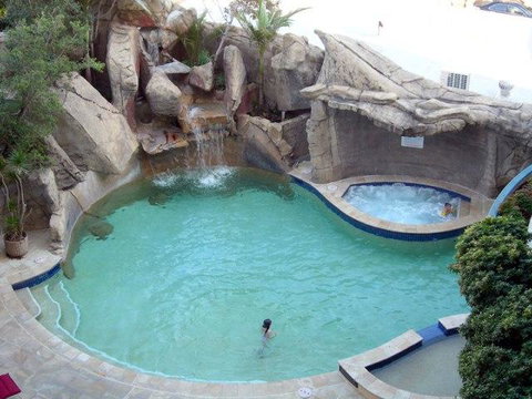 Beachfront Mooloolaba Apartment - Accommodation QLD 3