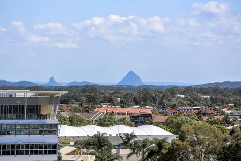 Beachfront Mooloolaba Apartment - Accommodation QLD 2