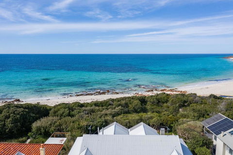 Beachfront On Eagle Bay - Accommodation QLD 0