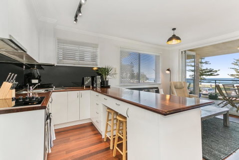 Beachfront On Golden Mile - Accommodation QLD 2