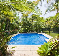 Beachfront Pool House - Absolute beachfront - Accommodation QLD