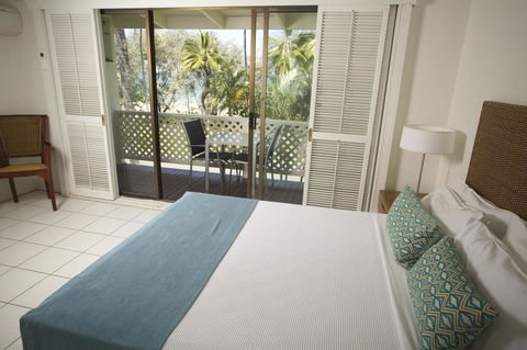 Beachfront Terraces Exclusive Onsite Reception And Management - Accommodation QLD 2