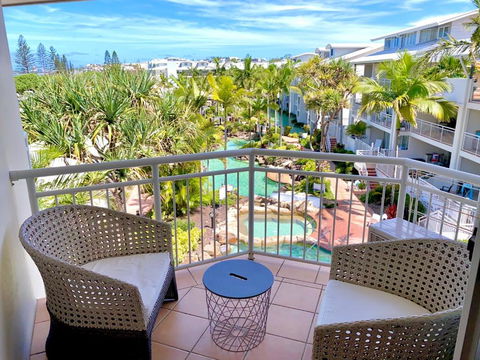 Resort Queen Studio At Alex Beach Resort - Accommodation QLD 0