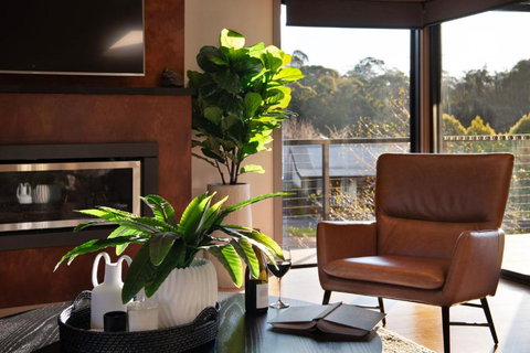 Retreat Lake Daylesford - Free Wifi - Accommodation QLD 3