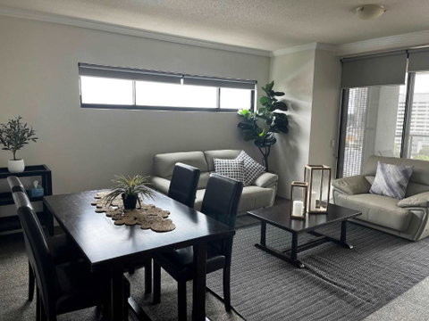 Republic Apartment - Accommodation QLD 2