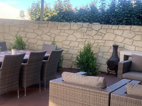 Relaxing Getaway Beachfront Access Multi Family Pets Mandurah - Accommodation QLD 3