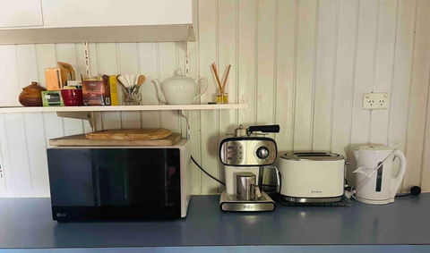Red Steps - Family & Pet Friendly - Accommodation QLD 2