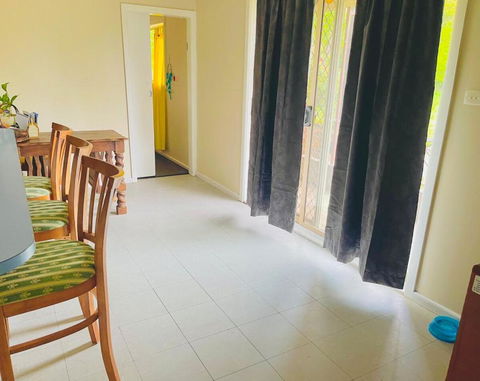 Red Steps - Family & Pet Friendly - Accommodation QLD 3
