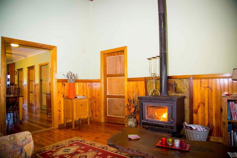 Red Tractor Retreat - Accommodation QLD 1