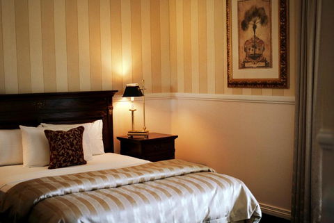 Redearth Boutique Hotel - Accommodation QLD 0