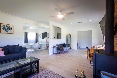 Redims Hill Cottage - Accommodation QLD 3