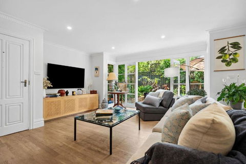 Reed Cottage - Accommodation QLD 2