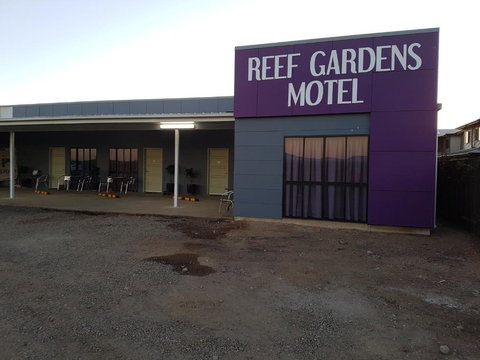 Reef Gardens Motel - Accommodation QLD 2