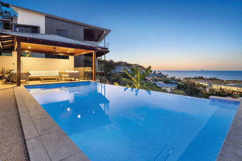 Relax & Daydream At 2 Elementa - Accommodation QLD 0