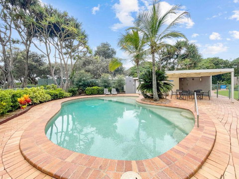 Relaxing Ocean View Apartment In Buddina - Accommodation QLD 3