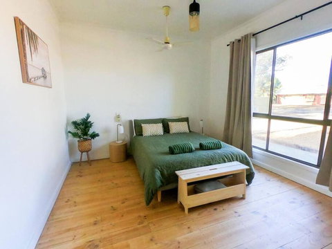 Renovated 3BD With Pool And Spa Bath - Accommodation QLD 3