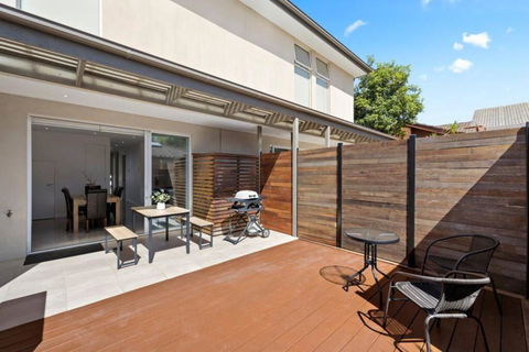 Renovated Bright Modern Retreat - Accommodation QLD 3