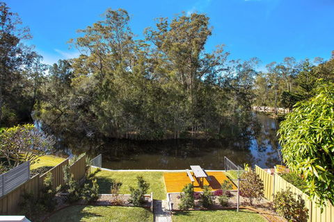 Renovated Coastal Getaway With Water Views - Accommodation QLD 0