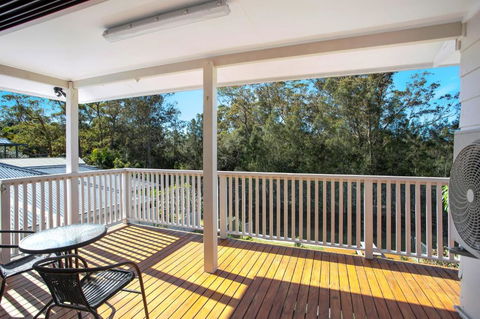 Renovated Coastal Getaway With Water Views - Accommodation QLD 1
